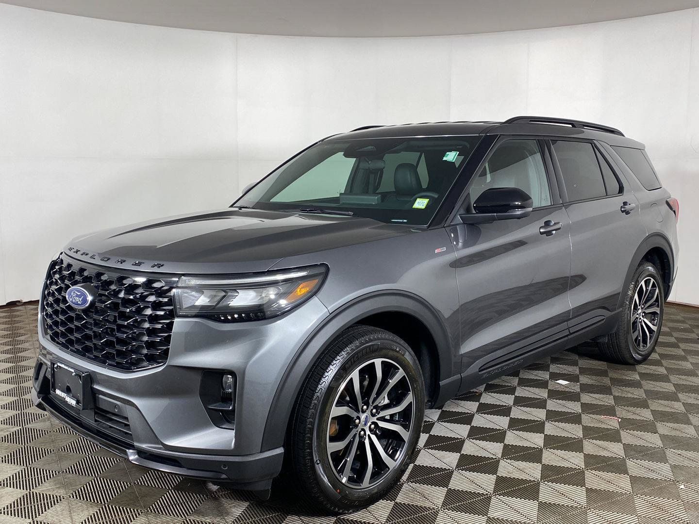 Used 2026 Ford Explorer ST-Line AWD/4WD image 3