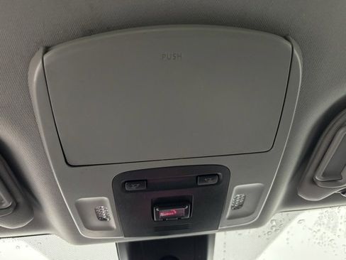 Used 2021 Toyota Camry SE image 25