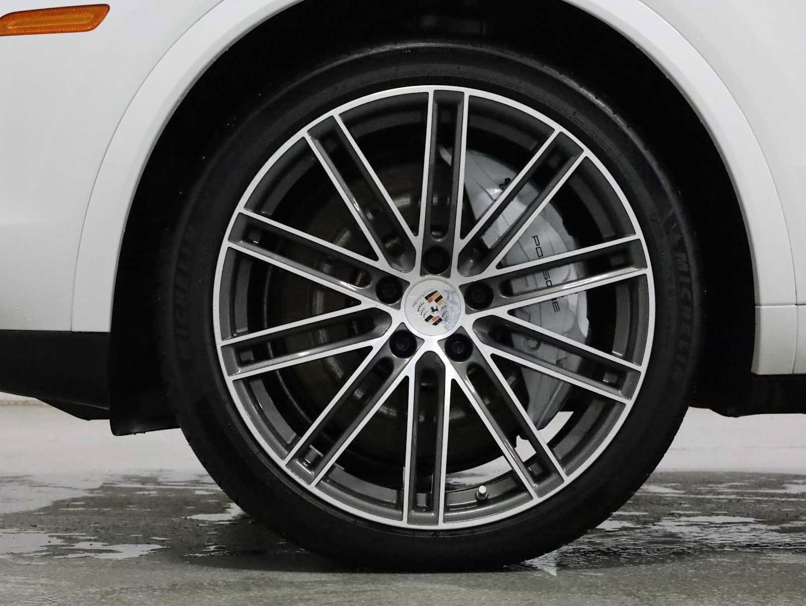 Used 2019 Porsche Cayenne Turbo AWD/4WD image 40