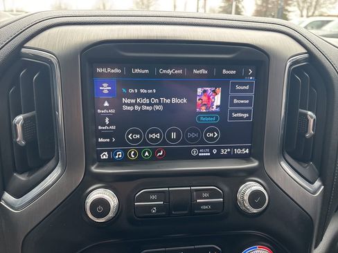 Used 2023 GMC Sierra 3500 Denali w/ Denali Ultimate Package image 29