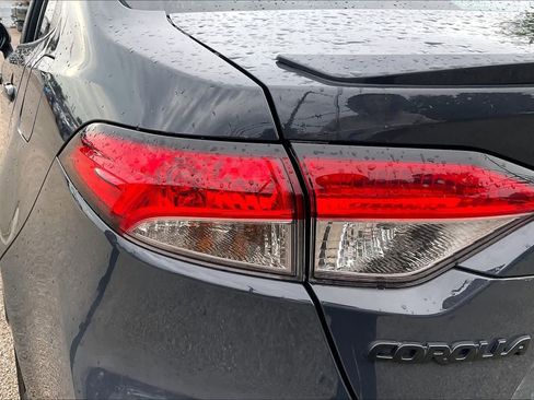 Used 2025 Toyota Corolla SE image 28