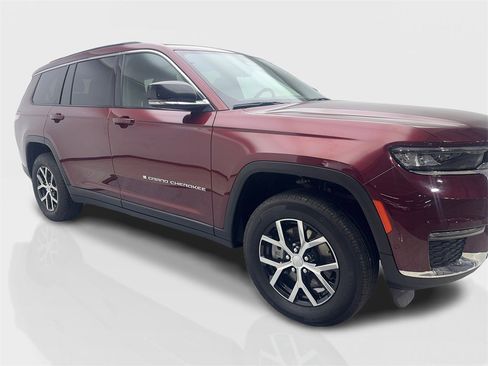 Used 2024 Jeep Grand Cherokee L Limited w/ Luxury Tech Group II image 12
