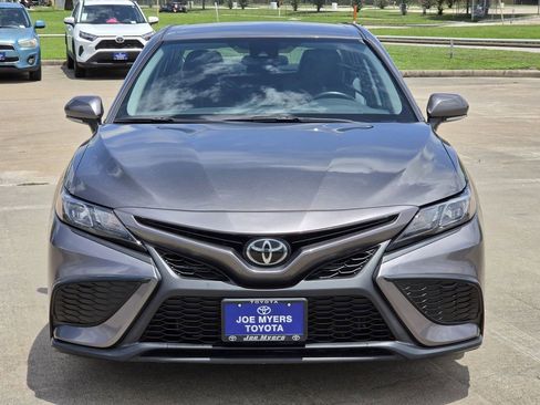 Used 2024 Toyota Camry SE FWD image 3