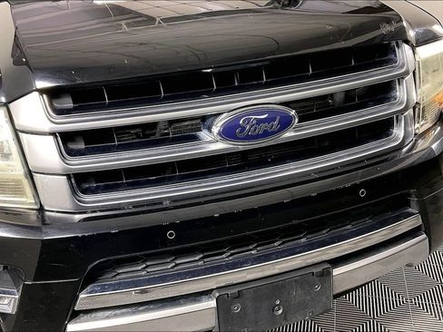 Used 2016 Ford Expedition Platinum RWD image 38