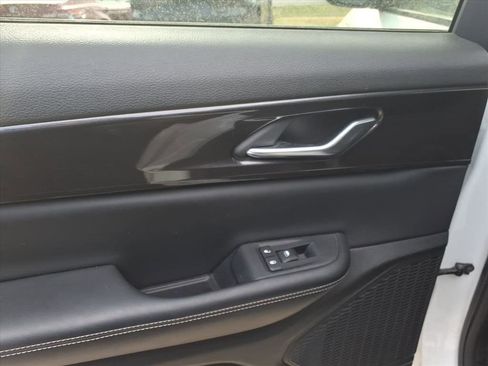 Used 2023 Jeep Grand Cherokee L Laredo image 8