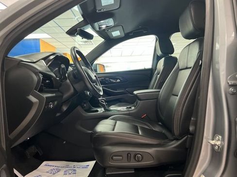 Used 2023 Chevrolet Traverse RS w/ LPO, Floor Liner Package FWD image 19