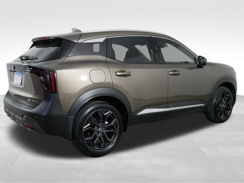 Used 2025 Nissan Kicks SR w/ SR Premium Package AWD/4WD image 10
