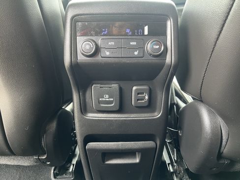 Used 2019 GMC Acadia Denali FWD image 28