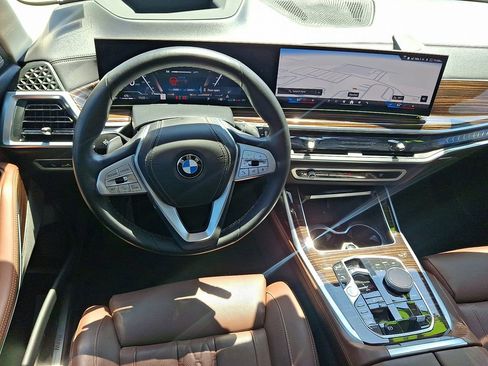 Used 2026 BMW X7 xDrive40i AWD/4WD image 13
