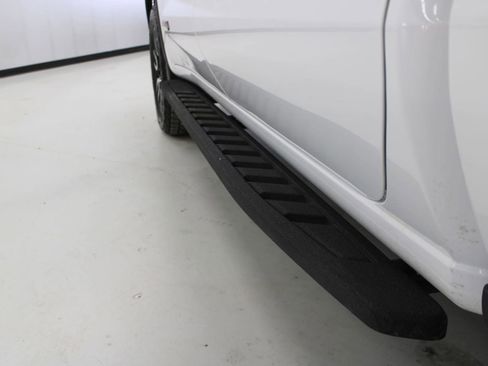 Used 2024 GMC Sierra 1500 AT4 w/ Technology Package image 11