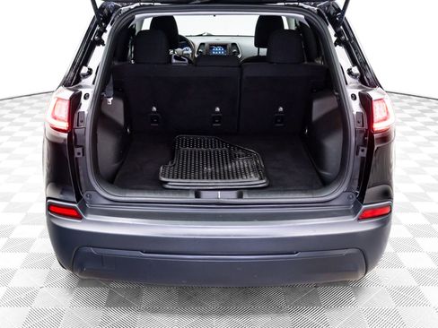 Used 2019 Jeep Cherokee Latitude w/ Cold Weather Group image 27