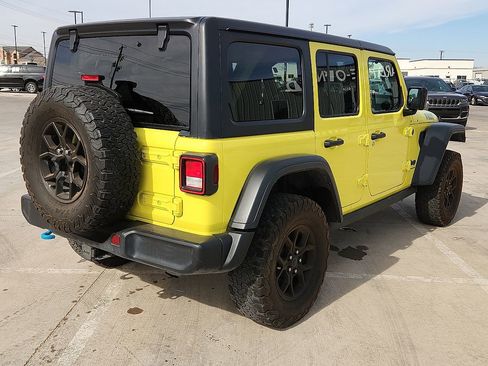 Used 2024 Jeep Wrangler Unlimited image 3