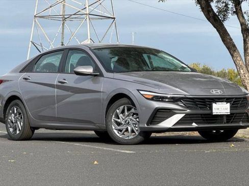 New 2026 Hyundai Elantra Blue image 2