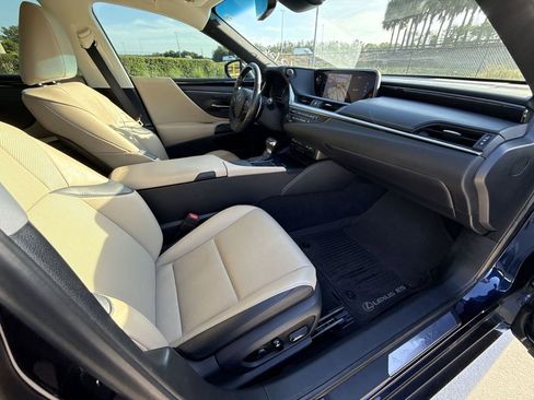 Used 2019 Lexus ES 300h w/ Premium Package FWD image 15