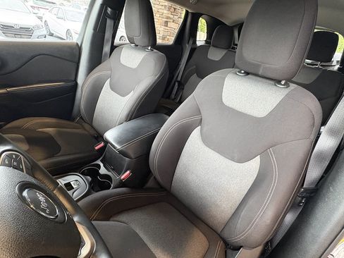 Used 2014 Jeep Cherokee Latitude AWD/4WD image 20