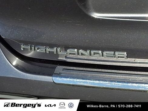 Used 2020 Toyota Highlander XLE image 34