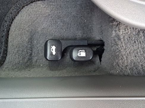 Certified 2025 Hyundai Elantra Sport image 25