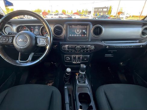 Used 2019 Jeep Wrangler Sport image 17