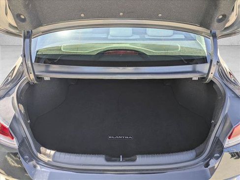 Used 2023 Hyundai Elantra Limited FWD image 6