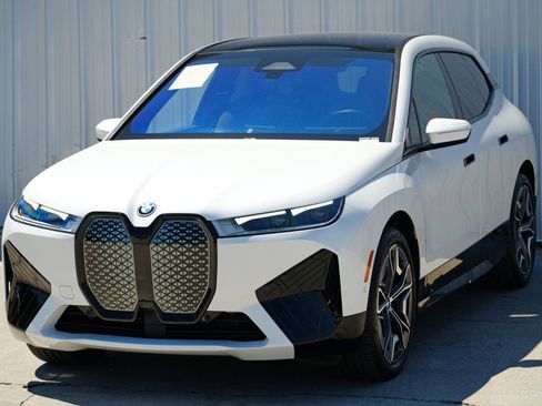 Used 2022 BMW iX xDrive50 w/ Sport Package image 51