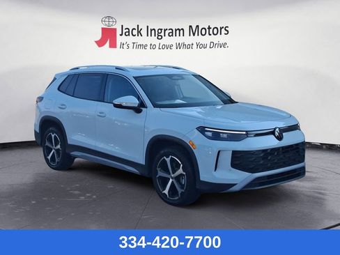 New 2025 Volkswagen Tiguan SE AWD/4WD image 7