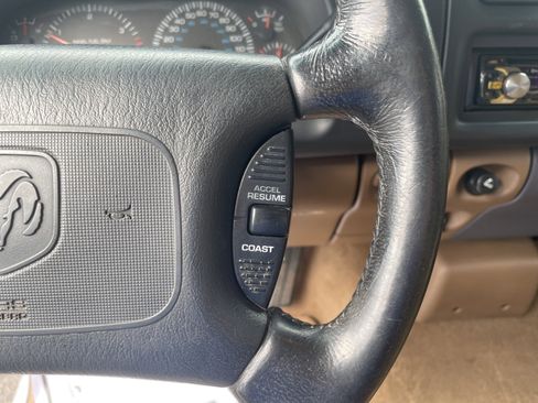 Used 2000 Dodge Ram 2500 Truck SLT image 16