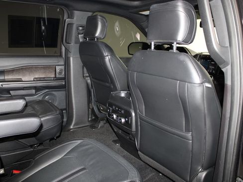 Used 2019 Ford Expedition Limited w/ Equipment Group 301A RWD image 26