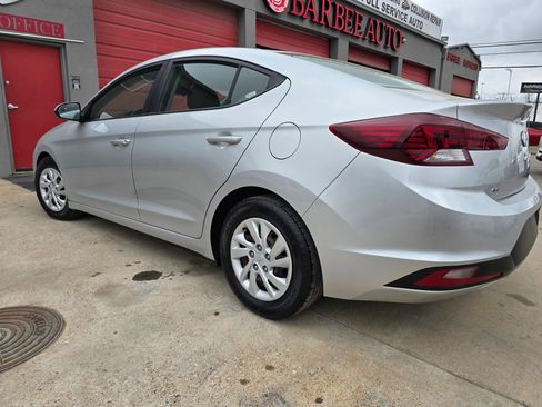 Used 2020 Hyundai Elantra SE w/ Cargo Package (C1) FWD image 13