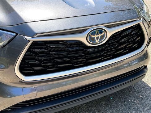 Used 2022 Toyota Highlander XLE image 34