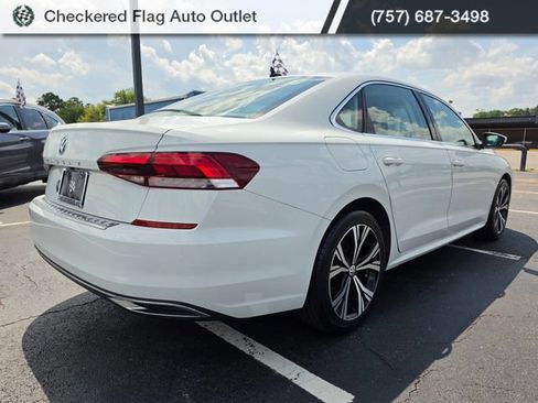 Used 2021 Volkswagen Passat 2.0T SE FWD image 5
