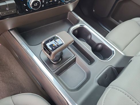 New 2026 GMC Sierra 1500 SLT image 25