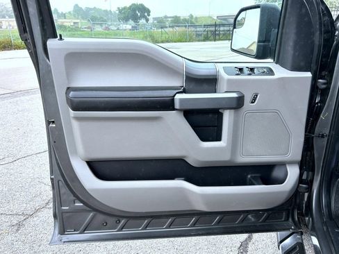 Used 2018 Ford F150 XLT w/ Equipment Group 302A Luxury AWD/4WD image 10