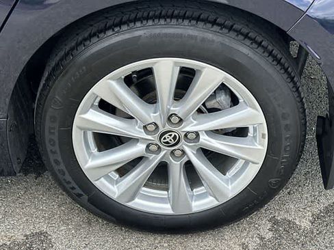 Used 2025 Toyota Corolla LE w/ LE Premium Package FWD image 5