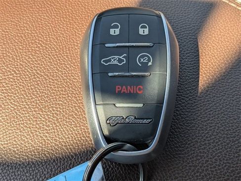 Used 2021 Alfa Romeo Stelvio Sprint w/ Nero Edizione image 34