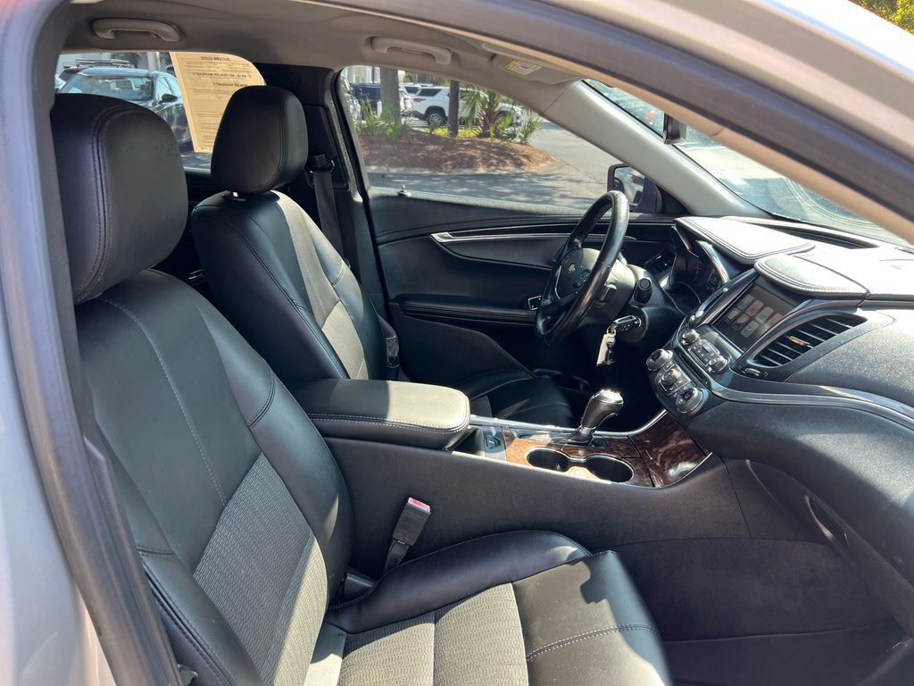 Used 2015 Chevrolet Impala LT w/ Convenience Package FWD image 20