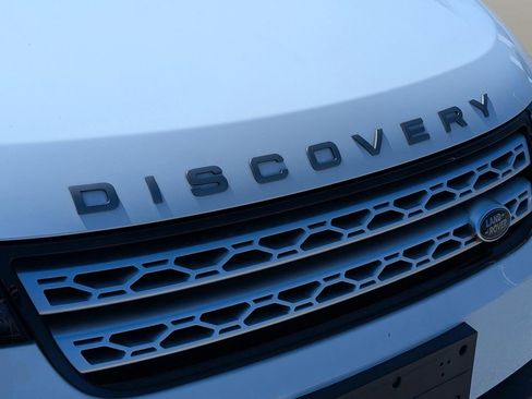 Used 2019 Land Rover Discovery HSE image 10