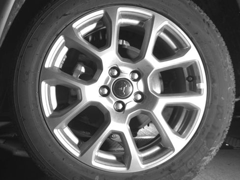 Used 2025 Jeep Compass Limited image 14