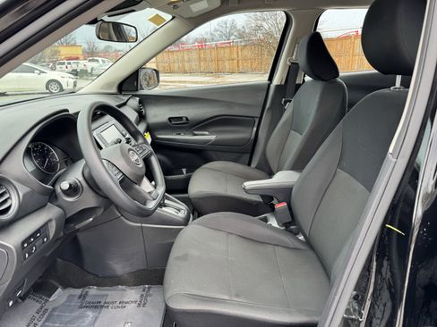 Certified 2025 Nissan Kicks Play S image 4