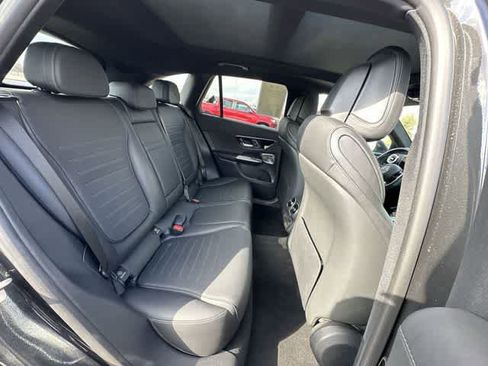 Used 2025 Mercedes-Benz GLC 300 4MATIC image 24
