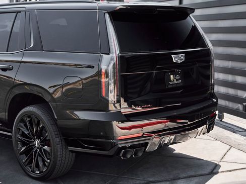 Used 2026 Cadillac Escalade V AWD/4WD image 9