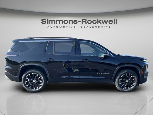 Used 2025 Chevrolet Traverse LT w/ Sun and Wheel Package AWD/4WD image 6