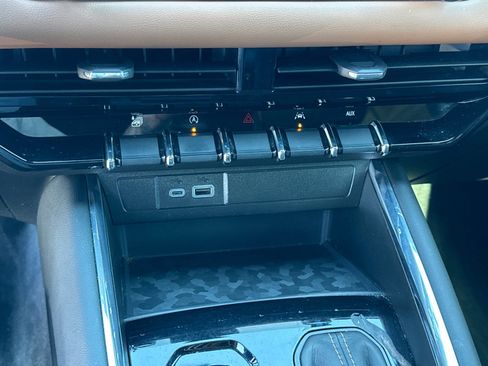 Certified 2024 GMC Canyon AT4 w/ Technology Package image 29