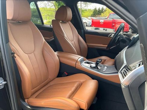 Used 2022 BMW X5 xDrive40i w/ M Sport Package AWD/4WD image 8