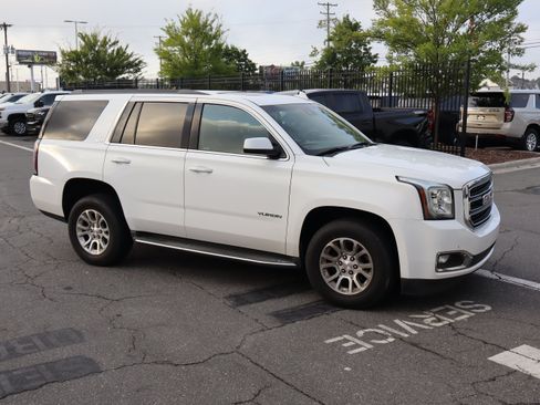 Used 2020 GMC Yukon SLT AWD/4WD image 13