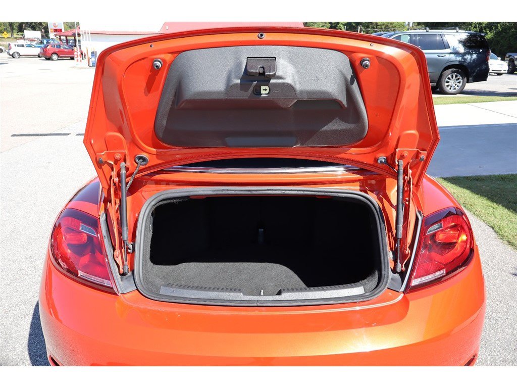 Used 2019 Volkswagen Beetle 2.0T FWD image 5