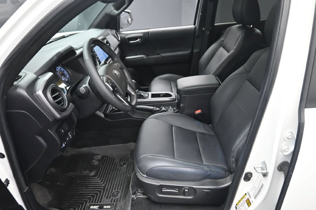 Used 2023 Toyota Tacoma TRD Sport w/ TRD Premium Sport Package AWD/4WD image 16