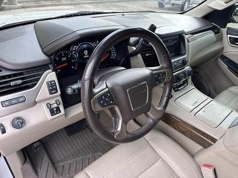 Used 2019 GMC Yukon Denali w/ Denali Ultimate Package RWD image 24