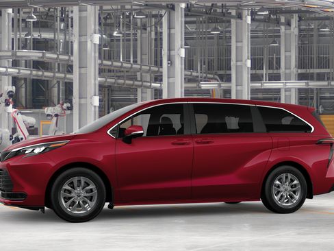 New 2026 Toyota Sienna LE FWD image 5