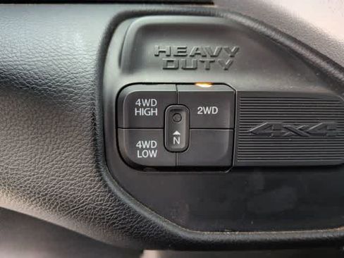 Used 2024 RAM 2500 Big Horn AWD/4WD image 38