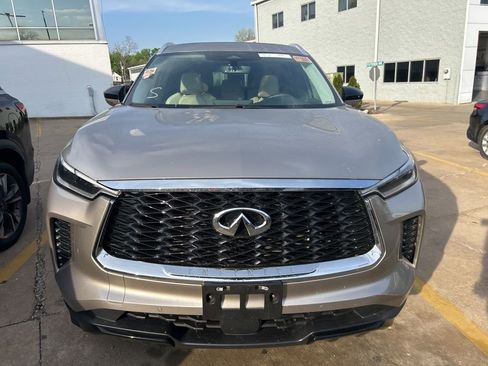 Used 2023 INFINITI QX60 Luxe w/ Cargo Package AWD/4WD image 2